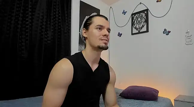 Snapshot of maxi_styles chatting on February 13, 1:08 am maxi styles online show from February 13, 1:08 am