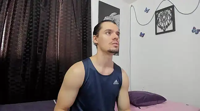 Snapshot of maxi_styles chatting on March 21, 7:46 pm maxi styles online show from March 21, 7:46 pm