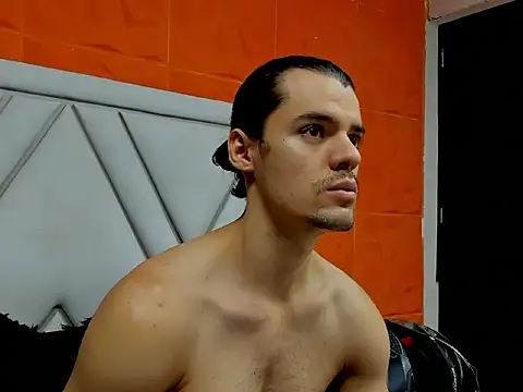 Snapshot of maxi_styles chatting on February 12, 12:33 pm maxi styles online show from February 12, 12:33 pm