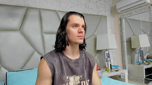 Snapshot of maxi_styles chatting on February 24, 8:51 pm maxi styles online show from February 24, 8:51 pm