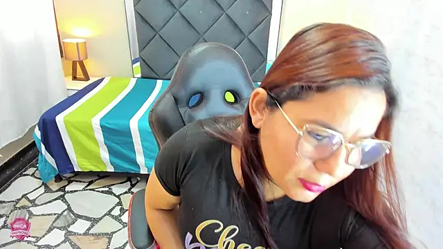 Snapshot of CamyMature chatting on February 10, 6:03 pm CamyMature online show from February 10, 6:03 pm