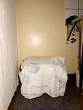 Snapshot of Dube501 chatting on February 22, 4:38 pm Dube501 online show from February 22, 4:38 pm