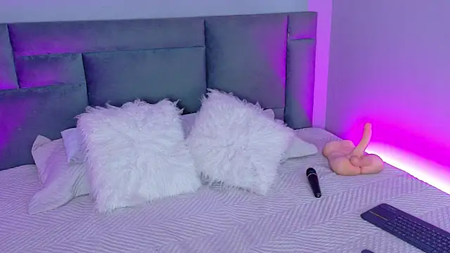 AlynAllen online show from February 5, 7:07 pm