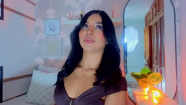 CharlotteGraay online show from May 6, 7:41 pm