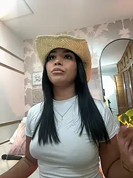 CharlotteGraay online show from May 23, 8:13 pm