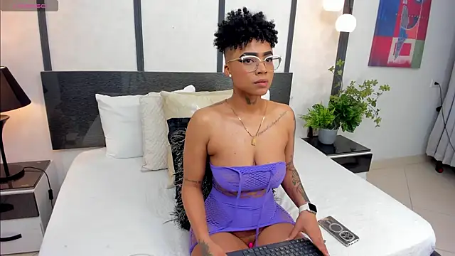 LuciaWallace online show from January 8, 12:46 am