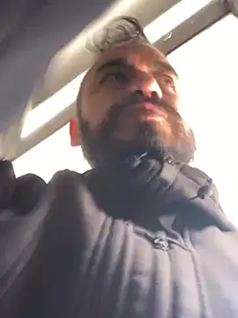 leonardohot1987 online show from February 7, 8:20 pm