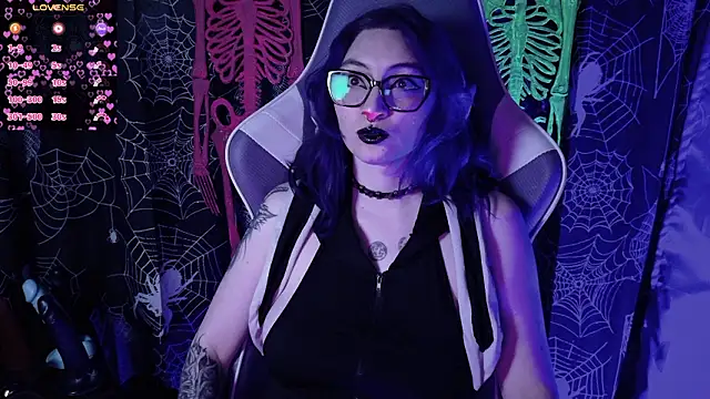 Kimlennox  online show from March 10, 1:49 pm