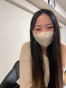 Snapshot of yazawa_oO chatting on May 7, 5:18 pm yazawa oO online show from May 7, 5:18 pm