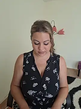 VixenVibesX online show from August 7, 8:38 am