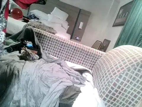 Snapshot of AQuickPhyx chatting on February 14, 3:33 am AQuickPhyx online show from February 14, 3:33 am