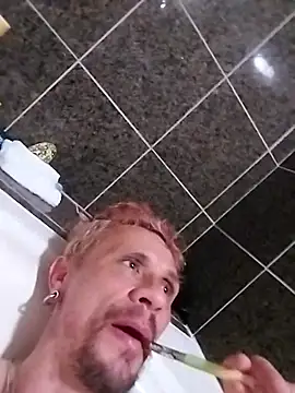 Snapshot of AQuickPhyx chatting on February 14, 3:58 pm AQuickPhyx online show from February 14, 3:58 pm