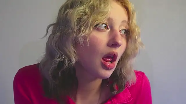 Snapshot of milasmiu chatting on January 23, 6:14 pm milasmiu online show from January 23, 6:14 pm