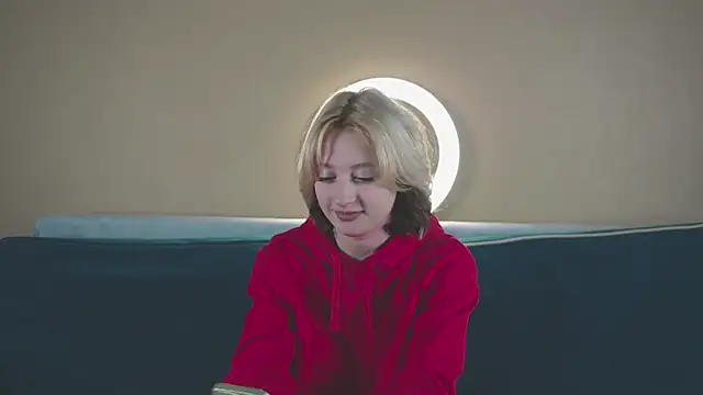 Snapshot of milasmiu chatting on February 1, 4:00 pm milasmiu online show from February 1, 4:00 pm