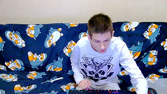 Snapshot of Lester_Broo chatting on December 15, 10:41 am Lester Broo online show from December 15, 10:41 am