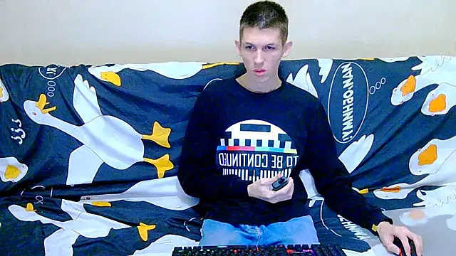 Snapshot of Lester_Broo chatting on January 13, 7:24 am Lester Broo online show from January 13, 7:24 am