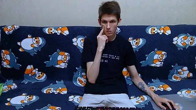Snapshot of Lester_Broo chatting on June 23, 8:29 pm Lester Broo online show from June 23, 8:29 pm