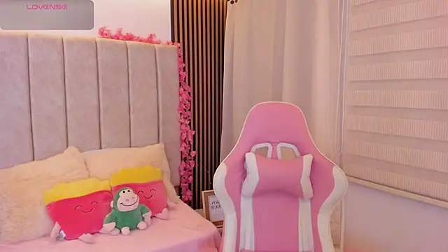 tamy xoo online show from January 18, 6:12 pm