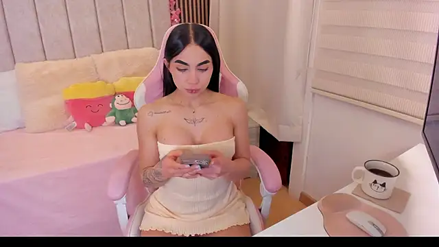 Snapshot of tamy_xoo chatting on June 17, 6:42 pm tamy xoo online show from June 17, 6:42 pm