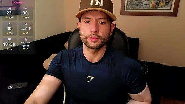 Snapshot of hairyncuteass chatting on February 6, 2:42 pm hairyncuteass online show from February 6, 2:42 pm