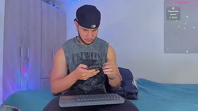 austinoficial online show from November 20, 7:46 pm