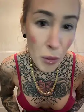 Snapshot of Black_sweet_Rose chatting on January 11, 2:44 pm Black sweet Rose online show from January 11, 2:44 pm