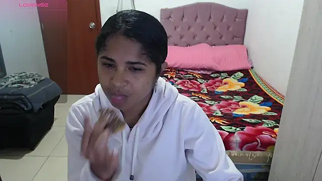 july-feria online show from November 30, 10:25 pm