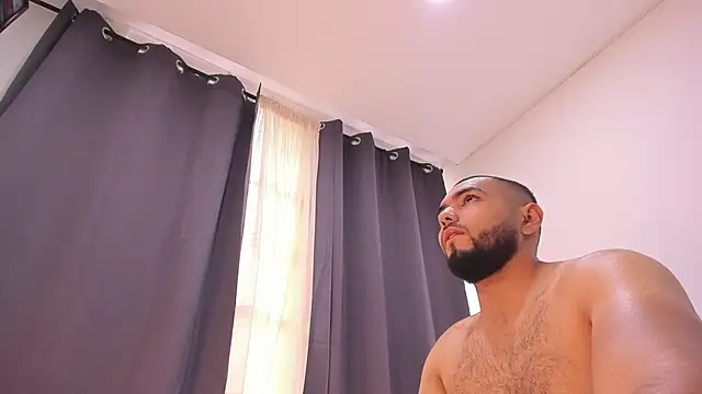 arturguy00 online show from January 28, 9:50 pm