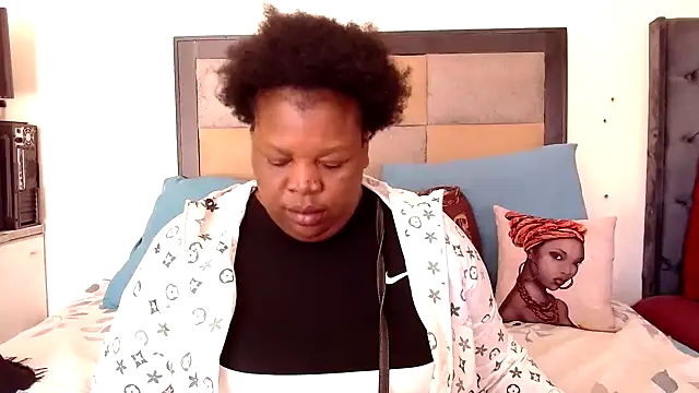 omalicha98 online show from December 3, 6:43 am