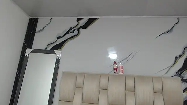 esmeralda-bk online show from November 27, 9:50 pm