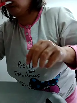 Snapshot of nelly88_xxx chatting on February 12, 9:04 am nelly88 xxx online show from February 12, 9:04 am