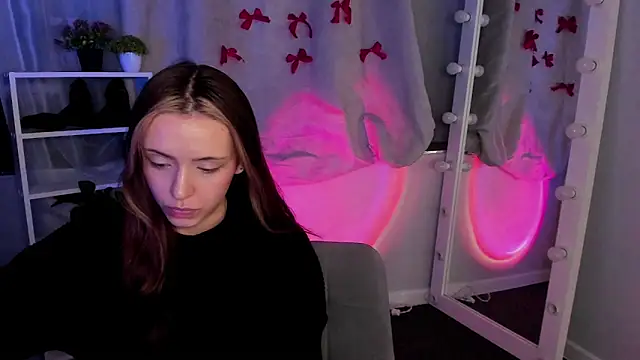 Sahara Shields online show from March 13, 1:18 pm