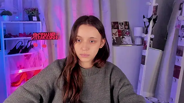 Sahara Shields online show from October 24, 10:33 am