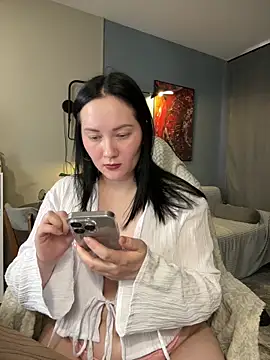 Snapshot of Kiss_My_Body chatting on April 13, 4:45 pm Kiss My Body online show from April 13, 4:45 pm