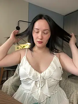 Snapshot of Kiss_My_Body chatting on April 23, 6:54 pm Kiss My Body online show from April 23, 6:54 pm
