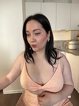 Snapshot of Kiss_My_Body chatting on May 10, 8:52 am Kiss My Body online show from May 10, 8:52 am