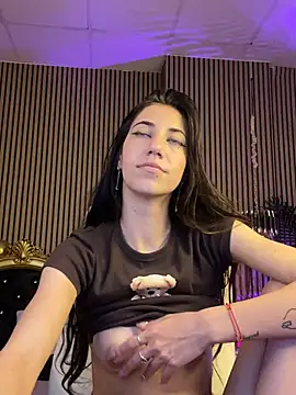 Snapshot of KeylaBlair chatting on March 7, 3:28 pm KeylaBlair online show from March 7, 3:28 pm