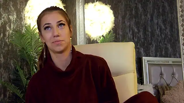 Snapshot of KeylaBlair chatting on November 23, 8:19 pm KeylaBlair online show from November 23, 8:19 pm