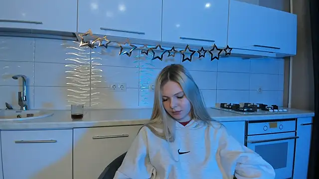 SynnoveEyre online show from January 27, 5:48 pm