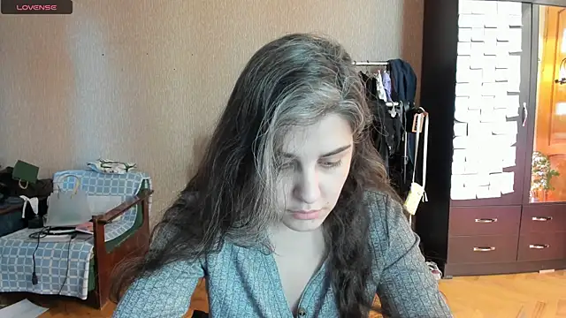 Snapshot of _Roselina_ chatting on June 15, 9:22 am Roselina online show from June 15, 9:22 am