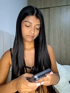 Snapshot of IslaBlaze chatting on February 24, 1:47 am IslaBlaze online show from February 24, 1:47 am