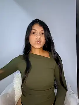 Snapshot of IslaBlaze chatting on March 3, 3:56 am IslaBlaze online show from March 3, 3:56 am