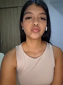 IslaBlaze online show from April 10, 6:45 pm