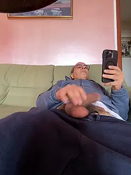 Snapshot of sempreilmio2 chatting on January 17, 10:11 am sempreilmio2 online show from January 17, 10:11 am