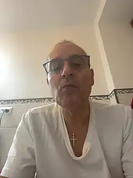 Snapshot of sempreilmio2 chatting on February 7, 6:24 pm sempreilmio2 online show from February 7, 6:24 pm