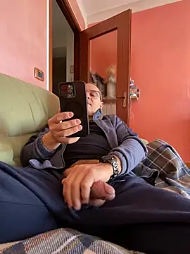 Snapshot of sempreilmio2 chatting on February 15, 10:55 am sempreilmio2 online show from February 15, 10:55 am