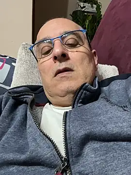 Snapshot of sempreilmio2 chatting on March 17, 10:17 pm sempreilmio2 online show from March 17, 10:17 pm