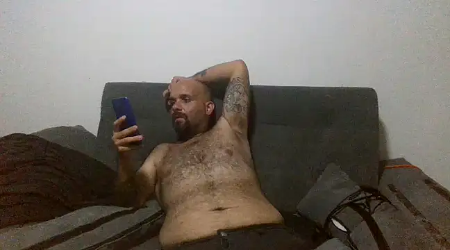 Snapshot of Chubi6669 chatting on February 4, 2:10 pm Chubi6669 online show from February 4, 2:10 pm