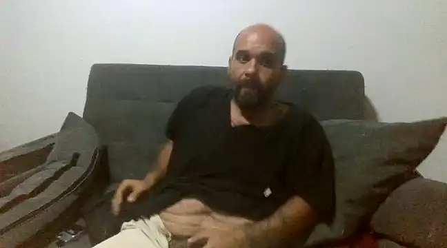 Snapshot of Chubi6669 chatting on February 6, 8:13 pm Chubi6669 online show from February 6, 8:13 pm