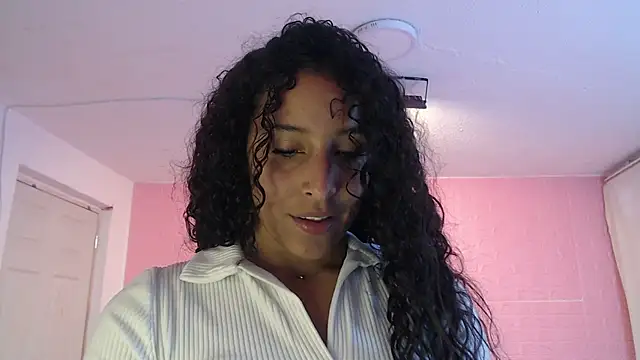 Snapshot of DULCE1609 chatting on April 14, 8:04 pm DULCE1609 online show from April 14, 8:04 pm